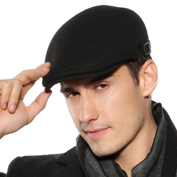 Boina Masculina Italiana Vormount VT091, feita em algodão premium, une estilo clássico e conforto, ideal para visuais casuais ou formais.