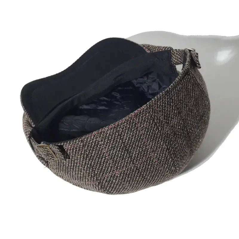 Boina Masculina Italiana Vormount VT096 em cores clássicas, destacando estilo e conforto para homens elegantes em qualquer ocasião.