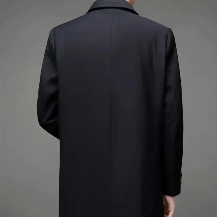 Sobretudo Masculino Executivo Vormount VT127 em lã, elegante e funcional, ideal para profissionais em reuniões e eventos formais, com design sofisticado.