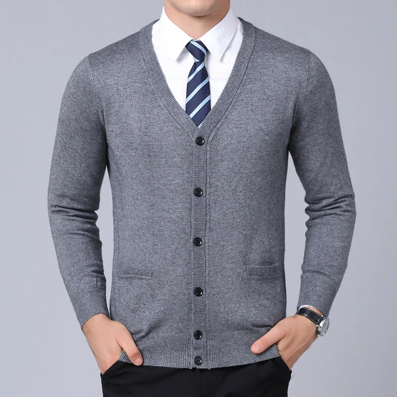 Suéter masculino slim fit em lã Vormount VT137, elegante e confortável, ideal para looks casuais ou formais e perfeito para o inverno.