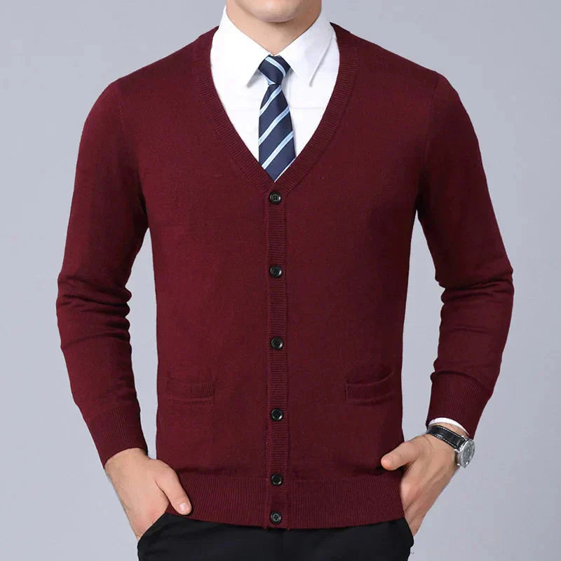 Suéter masculino slim fit em lã Vormount VT137, elegante e confortável, ideal para looks casuais ou formais e perfeito para o inverno.