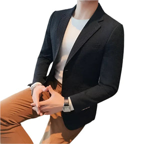 Blazer Masculino Vormount VT109 combina sofisticação atemporal e estilo moderno, ideal para eventos formais e momentos casuais com elegância.