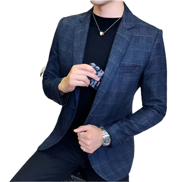 Blazer Masculino Vormount VT110 com design clássico e moderno, corte ajustado para realçar a silhueta, perfeito para elegância e conforto diário.