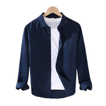 Camisa de Linho Masculina Vormount VT142, ideal para sofisticação e frescor em ocasiões especiais, com design atemporal e acabamento refinado.