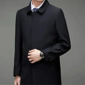 Sobretudo Masculino Executivo Vormount VT127 em lã, elegante e funcional, ideal para profissionais em reuniões e eventos formais, com design sofisticado.