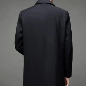 Sobretudo Masculino Executivo Vormount VT127 em lã, elegante e funcional, ideal para profissionais em reuniões e eventos formais, com design sofisticado.