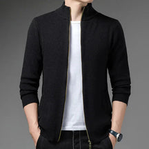 Suéter masculino com zíper Vormount VT136, modelagem slim fit, gola alta e material leve, combinando estilo e conforto em todas as estações.