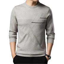 Suéter masculino Vormount VT139 em algodão, design contemporâneo e confortável, ideal para visuais casuais e formais, com gola redonda e mangas compridas.